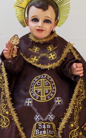 Niños Uribe | Vestido y accesorios del niño dios